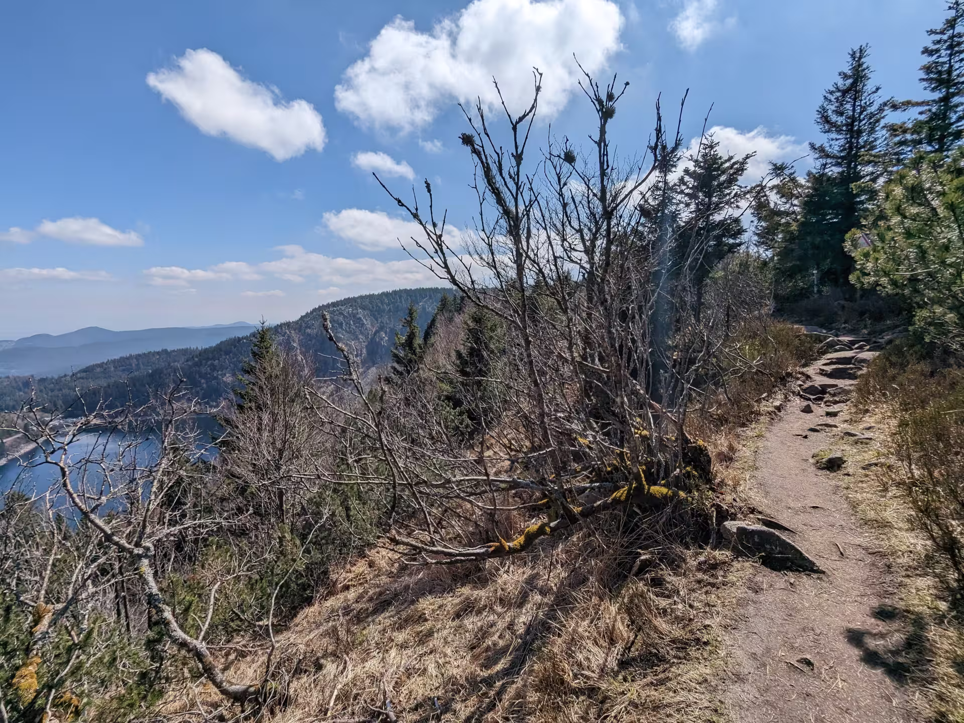 Hiking path above Lac Blanc