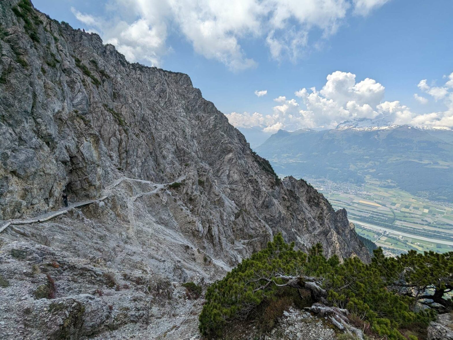 Hiking along the Fürstensteig in Liechtenstein