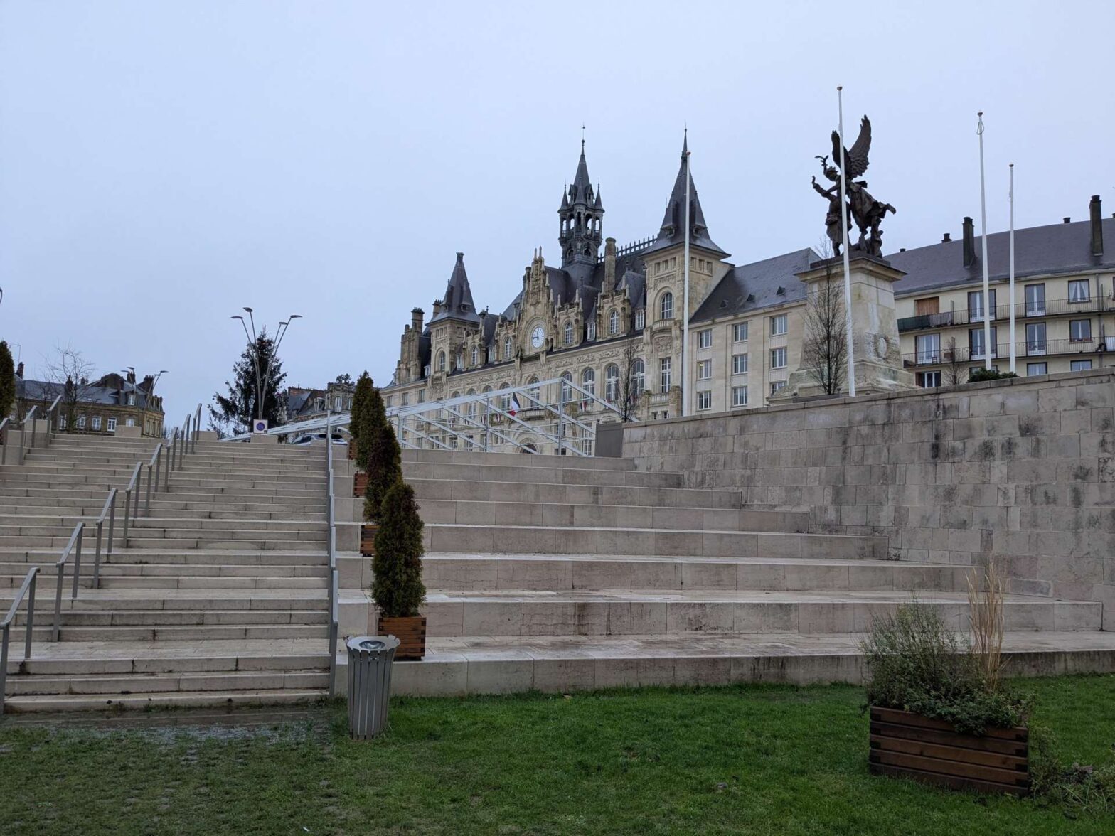 Place de l'Hôtel de Ville Charleville-Mézières,